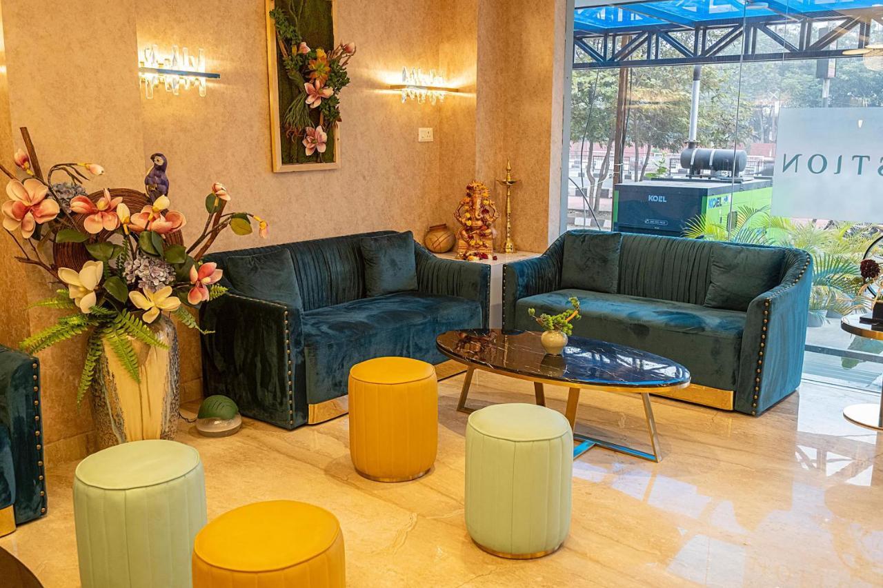 The Bastion Hotell Bhopal Exteriör bild